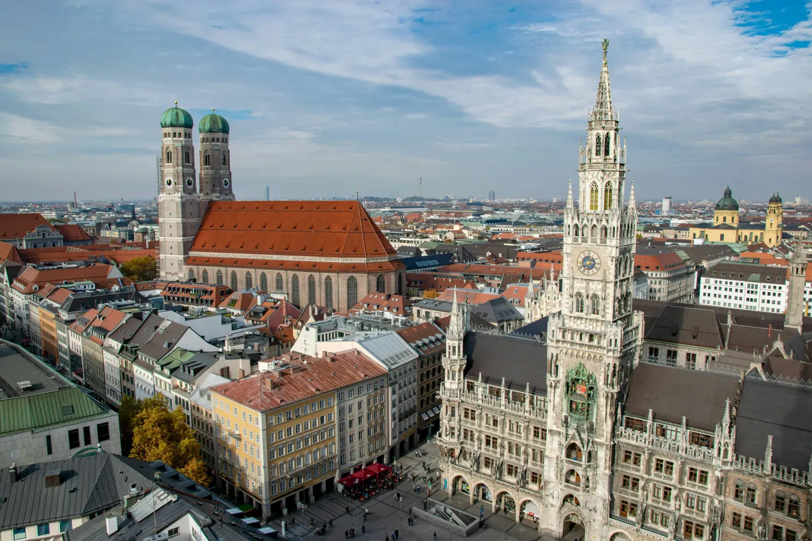 Münchner Stadtansicht mit Frauenkirche – Symbolbild für deutschlandweite Umzüge