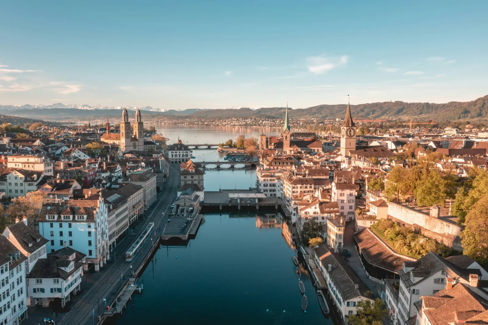 Stadtansicht von Zürich – Symbolbild für Auslandsumzüge