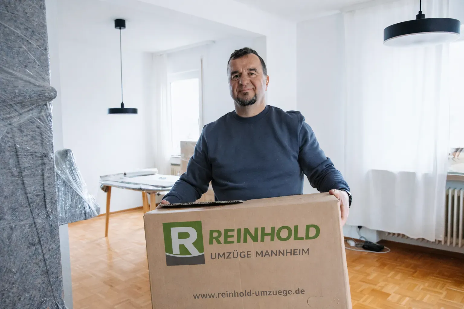 Transport von Möbeln und Kartons – Reinhold Umzüge Mannheim