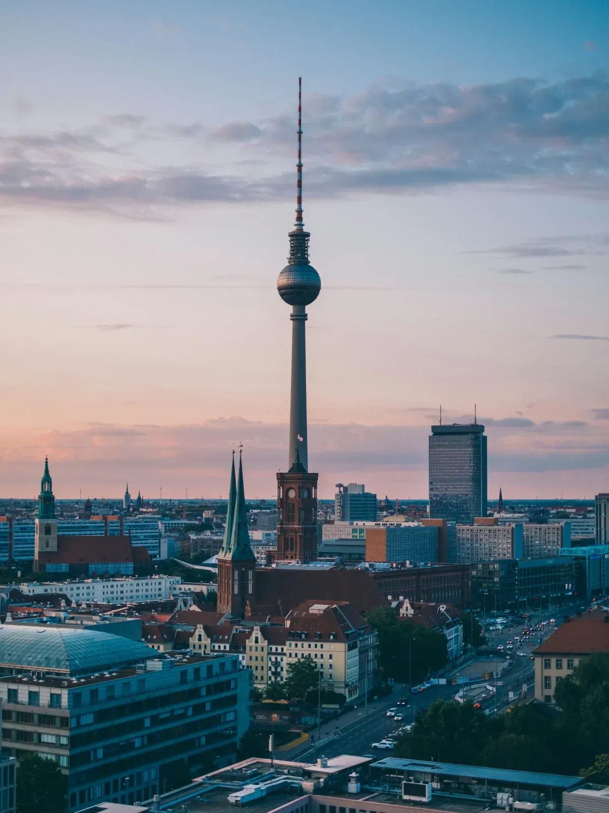 Berliner Fernsehturm – Symbolbild für deutschlandweite Umzüge