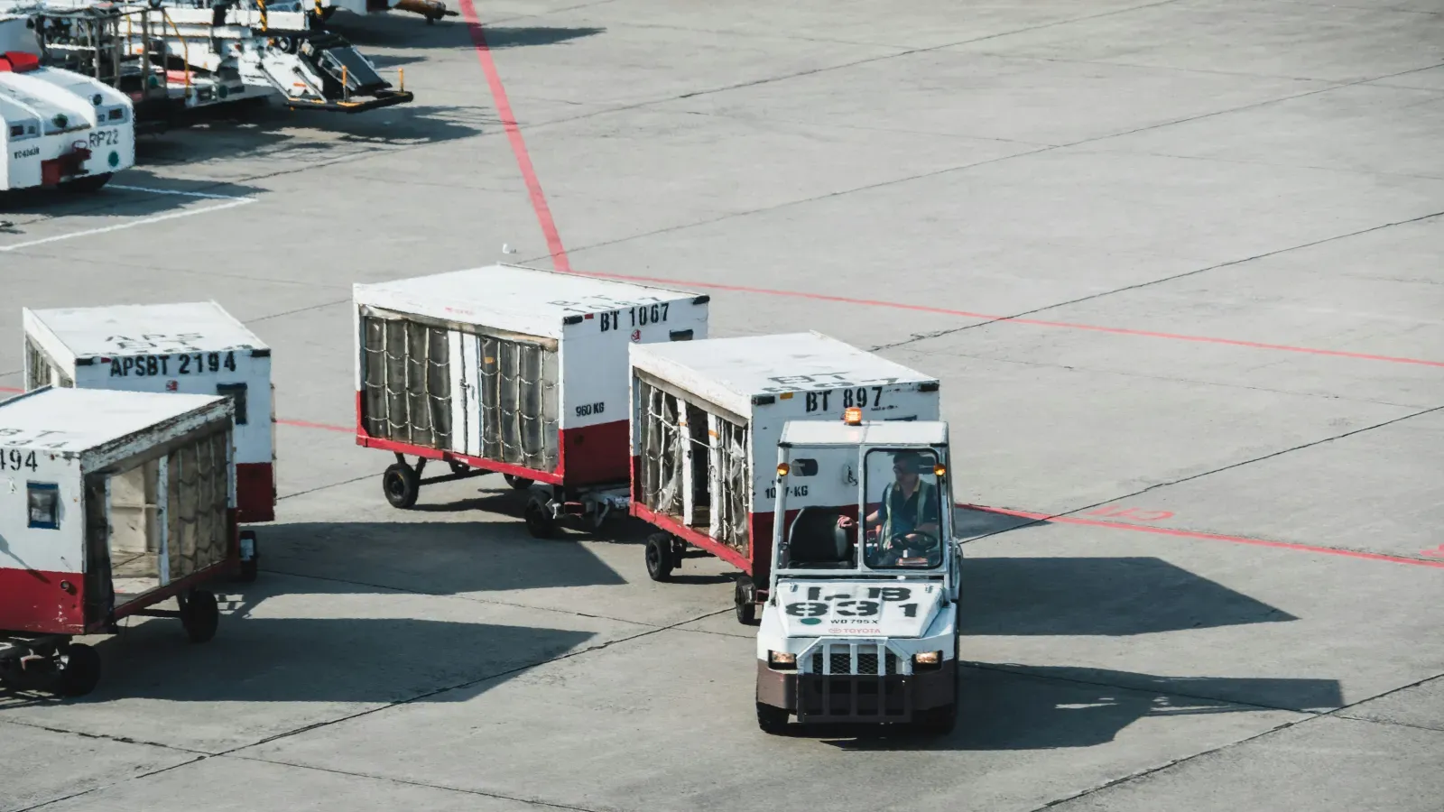 Frachtgut am Flughafen – Symbolbild